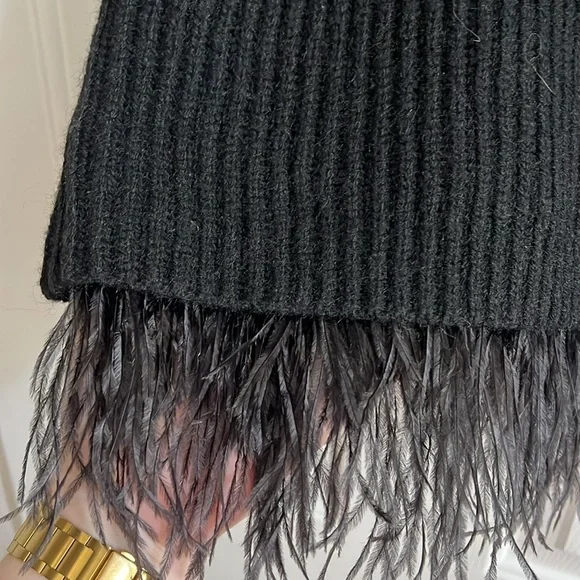 Gianni Bini Black Feather Sweater Size Medium - Picture 3 of 7